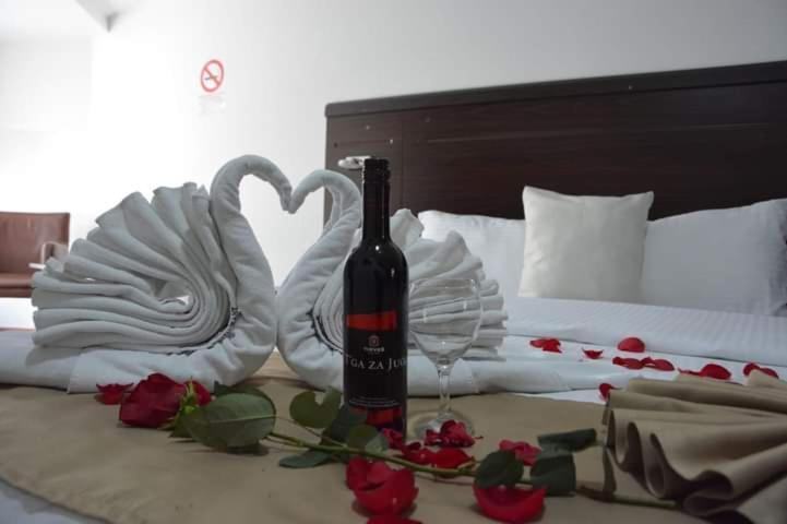 Arabella Hotel Kičevo Zewnętrze zdjęcie