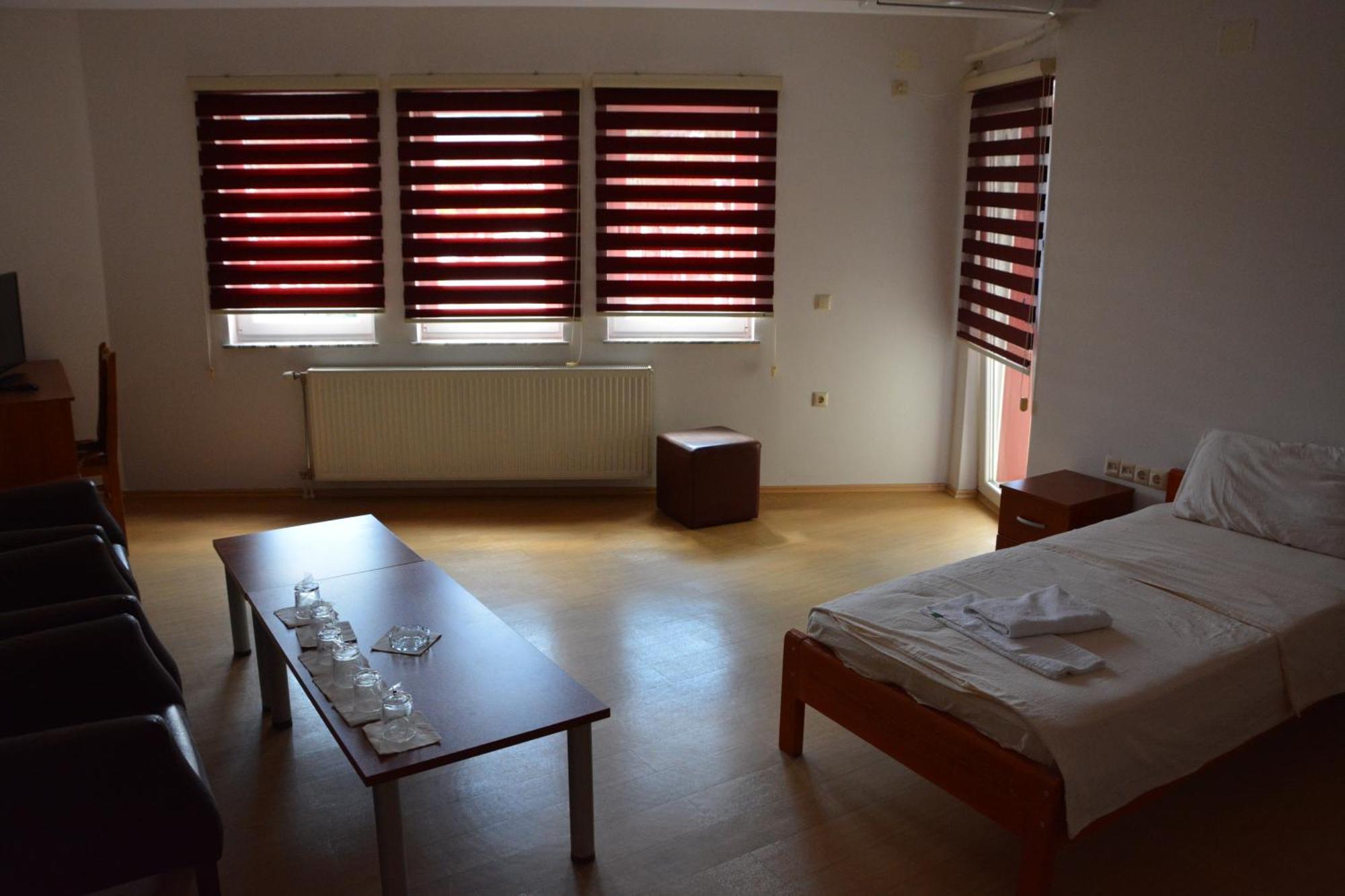 Arabella Hotel Kičevo Zewnętrze zdjęcie